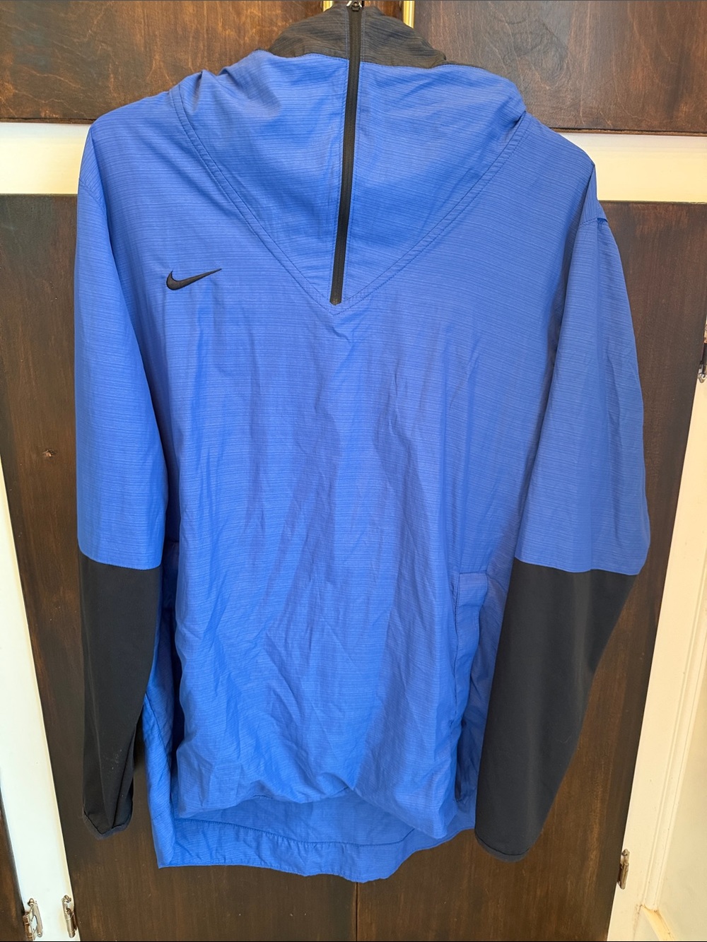 Nike Men's Royal Blue and Black Hooded Windbreaker